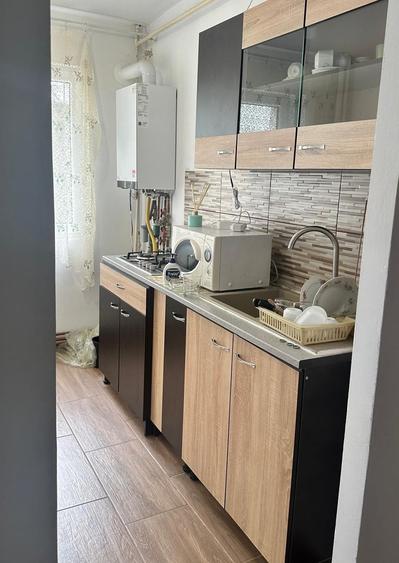 Apartament cu 3 camere decomandat în Obor