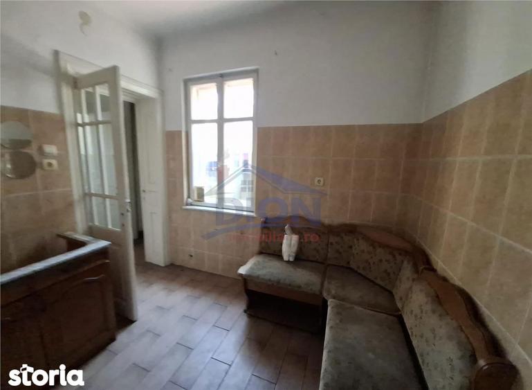 Casă cu 4 camere cu Canalizare în Iancului