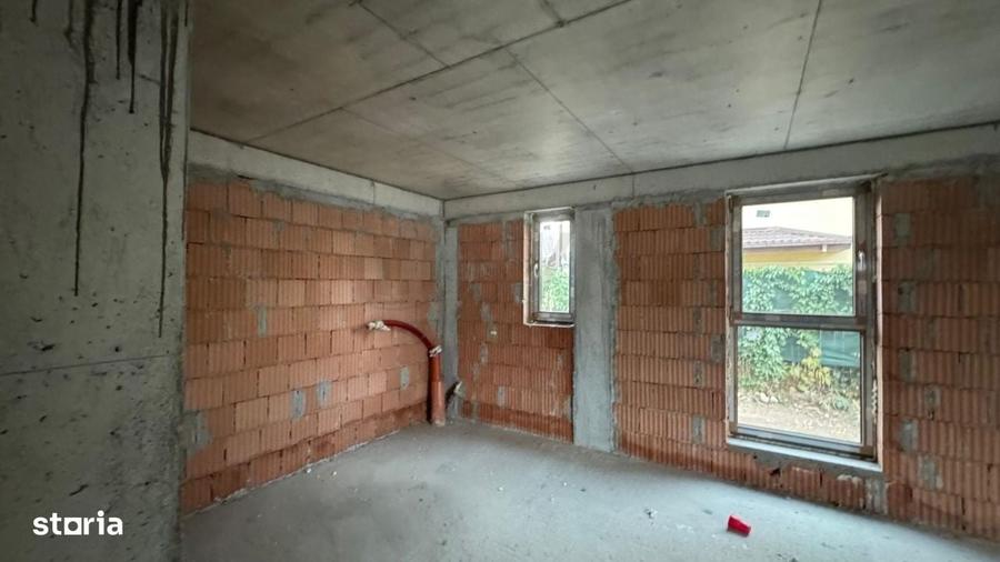 Casă cu 4 camere în Odăile