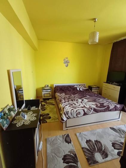 De vanzare ,apartament 2 camere - 4