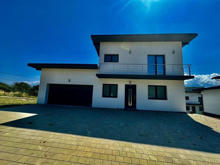 Casă individuală cu 5 camere cu Canalizare în Cisnădioara