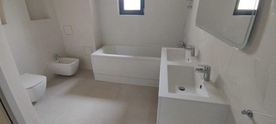 Casă cu 4 camere în Central