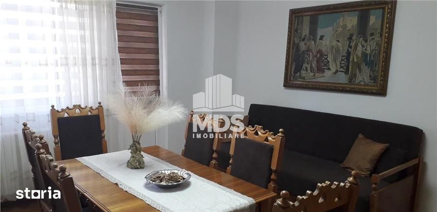 Apartament cu 3 camere decomandat, mobilat în Steaua
