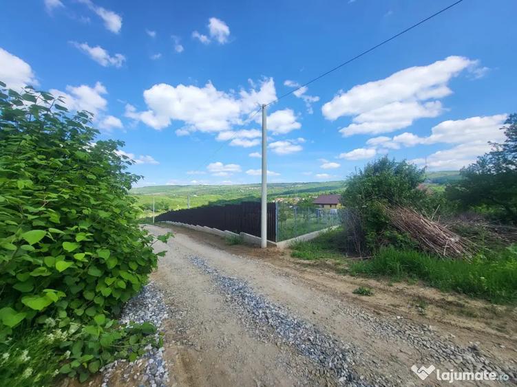 Teren de 900 mp, în Bârnova