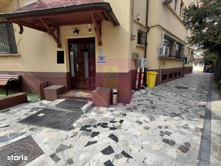 Casă cu 4 camere decomandat în Cotroceni