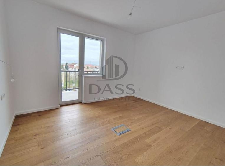 Apartament cu 4 camere decomandat în Hipodrom 1