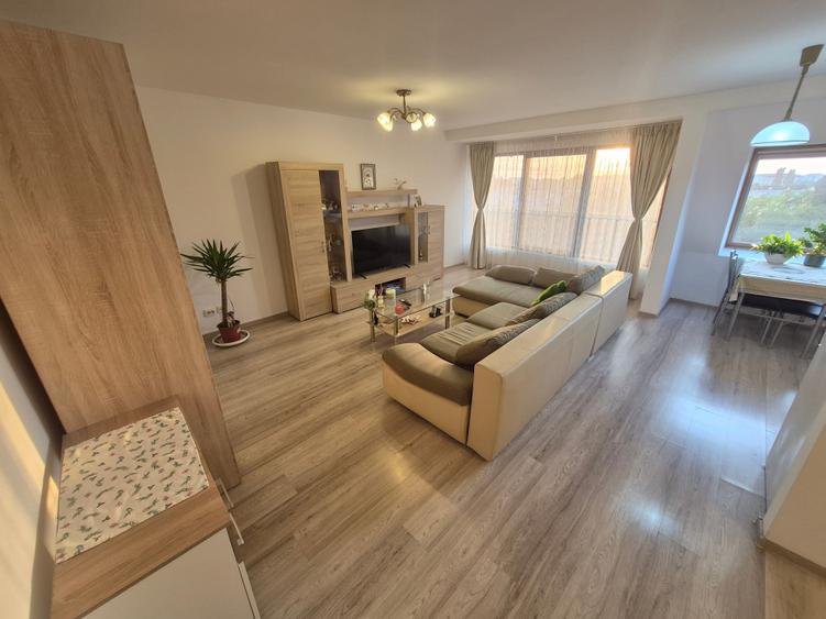 Apartament cu 2 camere decomandat în Lipovei