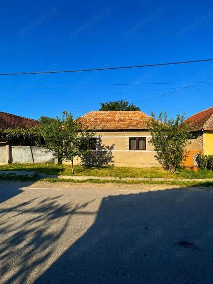 Casă cu 3 camere cu Teren 3300 Mp în Husasău de Tinca