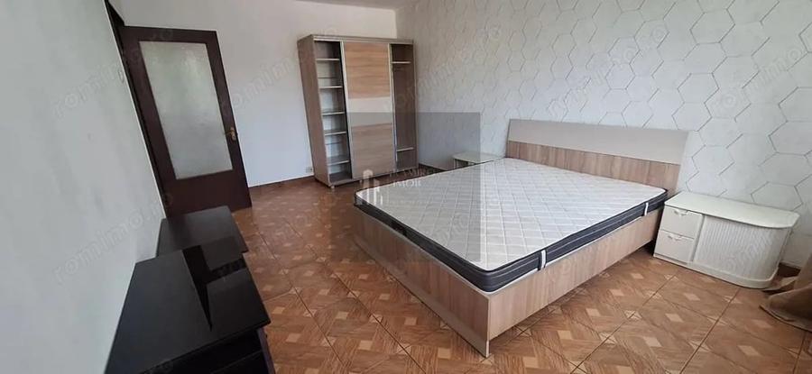 Garsonieră decomandată în Brâncoveanu