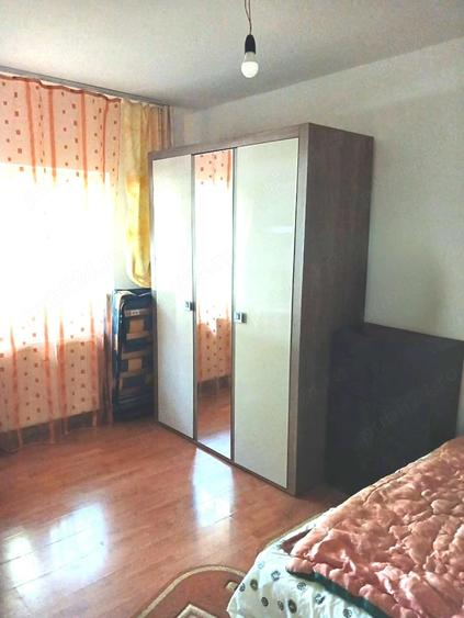 Apartament cu 3 camere decomandat în Confecții