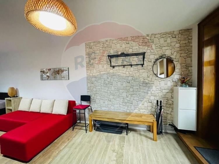 Apartament cu 2 camere decomandat, mobilat în Ultracentral
