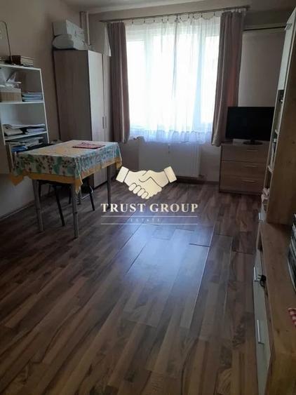 Apartament cu 3 camere decomandat în Drumul Taberei