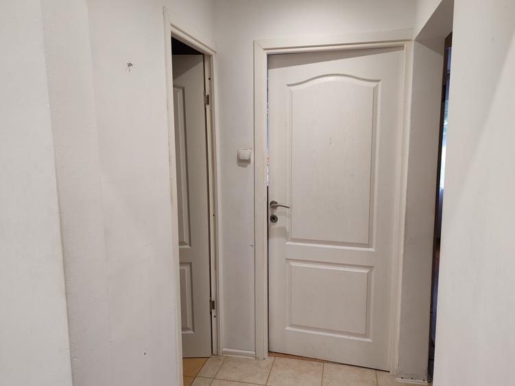 Apartament cu 3 camere decomandat în Astra