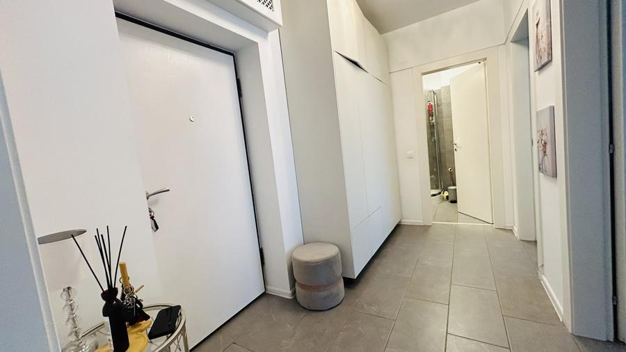 Apartament cu 3 camere semidecomandat în Chitila