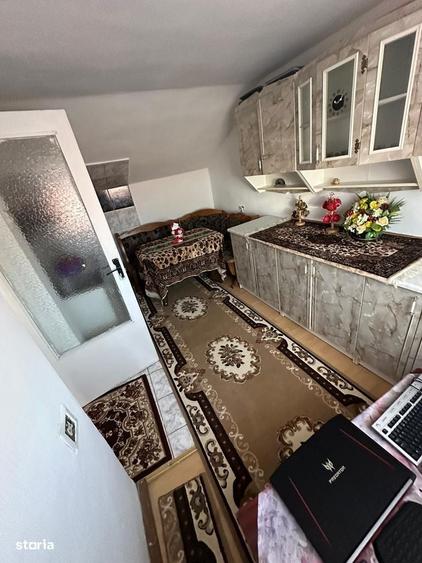 Casă cu 4 camere cu Teren 250 Mp în Călugareni