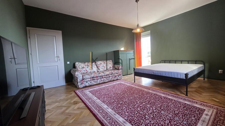 Apartament cu 3 camere decomandat, mobilat în Central