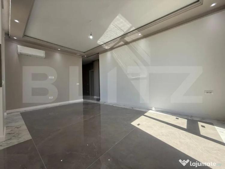 Apartament cu 3 camere semidecomandat în Torontalului