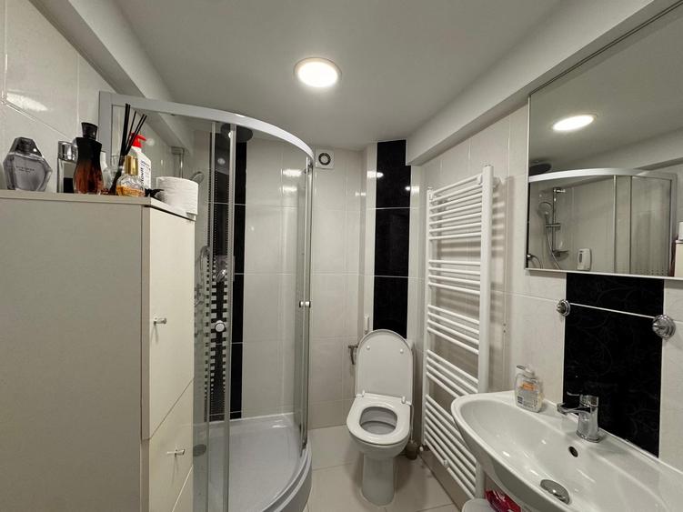 Apartament cu 3 camere decomandat în Bușteni