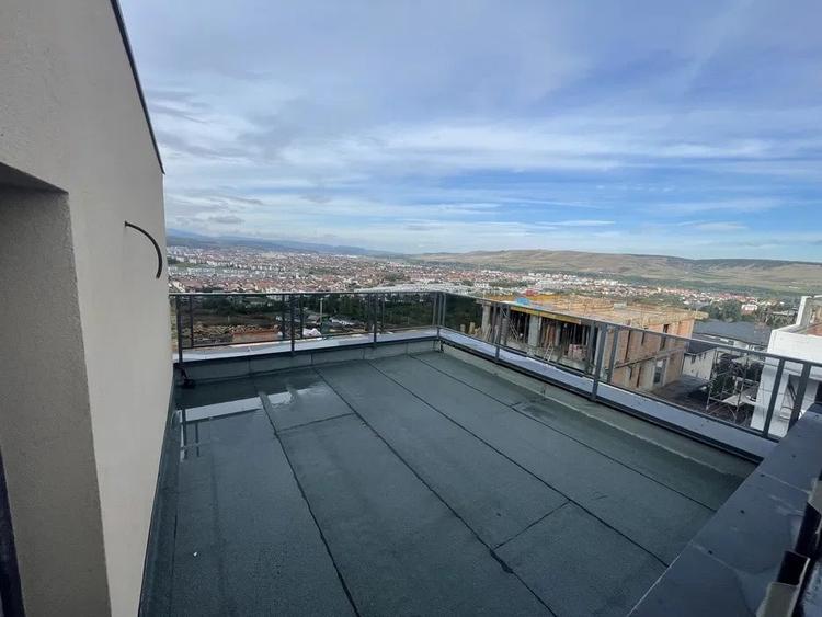 Duplex cu 4 camere cu Canalizare în Florești