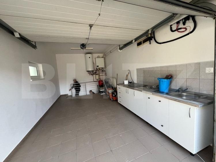 Casă individuală cu 6 camere cu Canalizare în Cetate