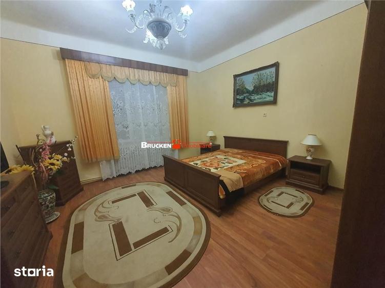 Casă cu 6 camere cu Teren 824 Mp în Central