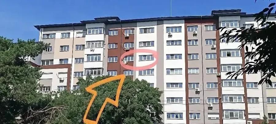 Apartament cu 4 camere decomandat în Central