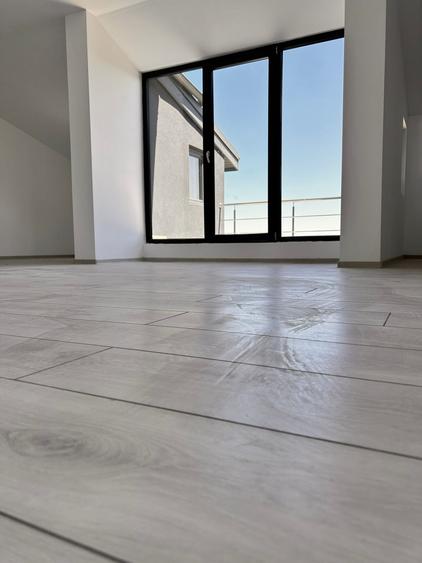 Casă cu 4 camere cu Teren 225 Mp în Periș