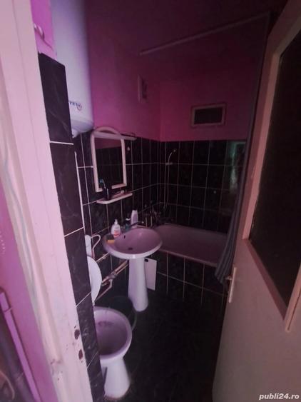 Apartament cu 3 camere semidecomandat în Făgăraș