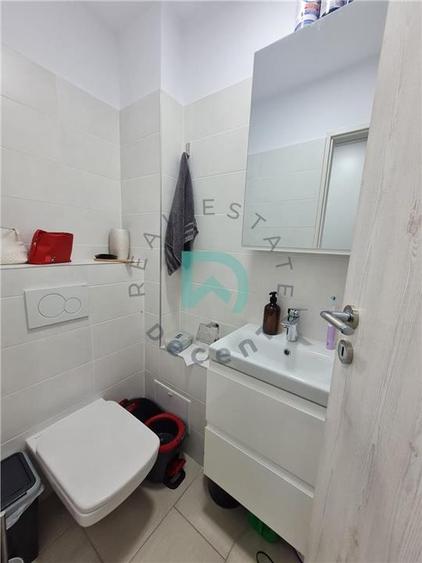 Apartament cu 3 camere decomandat, mobilat în Triaj
