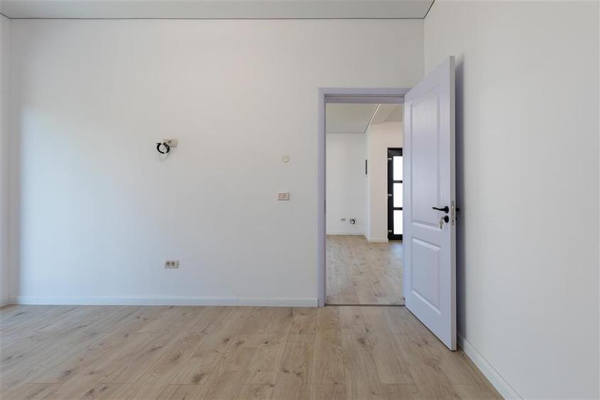 Casă individuală cu 3 camere cu Teren 385 Mp în Central