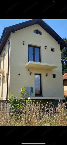 Casă cu 4 camere cu Teren 250 Mp în Central