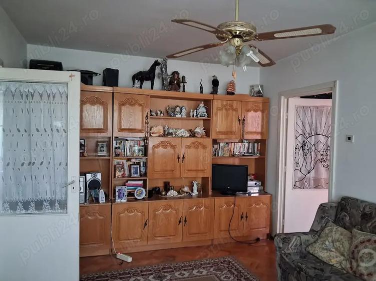 Apartament cu 2 camere semidecomandat în Câmpina
