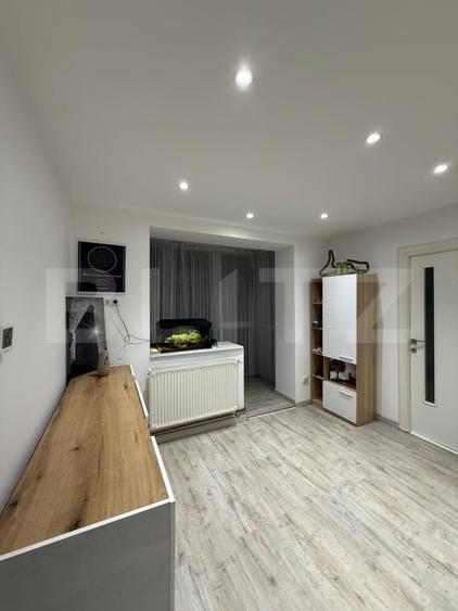 Apartament cu 3 camere semidecomandat, mobilat în Ultracentral