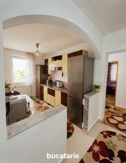 Apartament cu 4 camere decomandat în Central