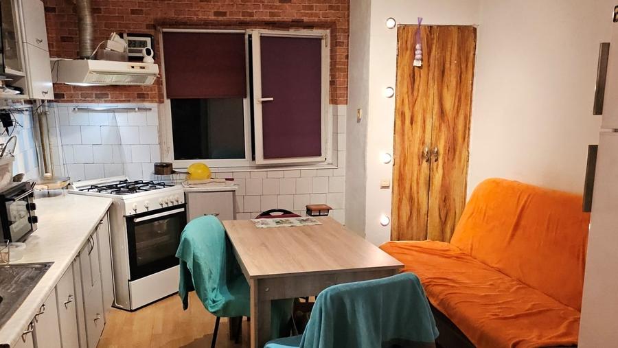 Apartament cu 2 camere decomandat în Vitan