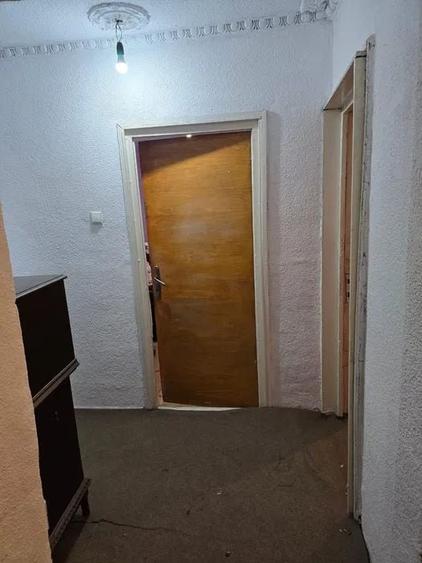 Apartament cu 3 camere decomandat, mobilat în Zețarilor