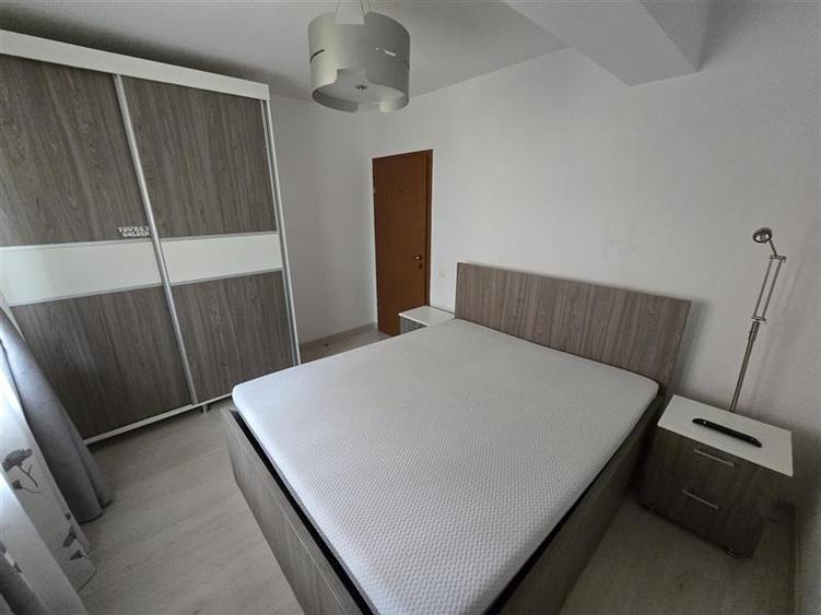 Apartament cu 2 camere semidecomandat, mobilat în Andrei Mureșanu