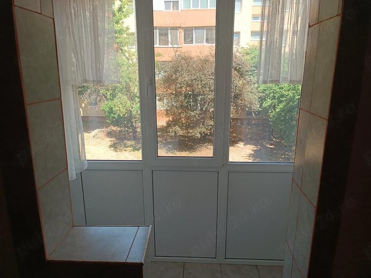 Apartament cu 2 camere semidecomandat în Girocului