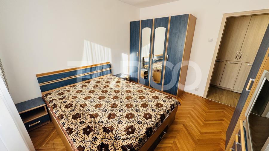 Apartament cu 3 camere decomandat, mobilat în Vasile Aaron