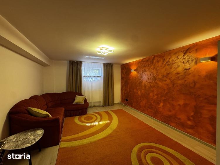 Apartament cu 3 camere semidecomandat în Borhanci