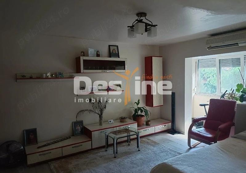 Apartament cu 3 camere decomandat, mobilat în Dâmbovița