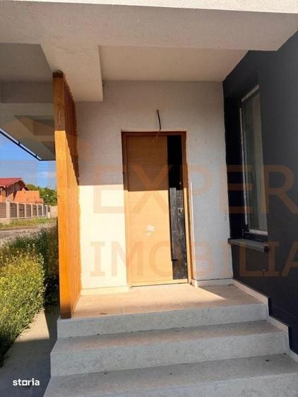 Casă cu 4 camere cu Teren 214 Mp în Palazu Mare
