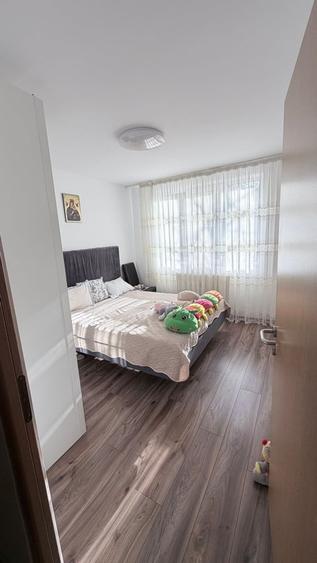 Apartament cu 4 camere decomandat în Baba Novac