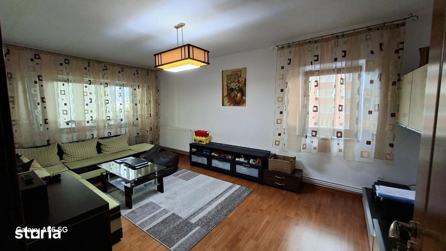Apartament cu 3 camere decomandat în Scriitorilor