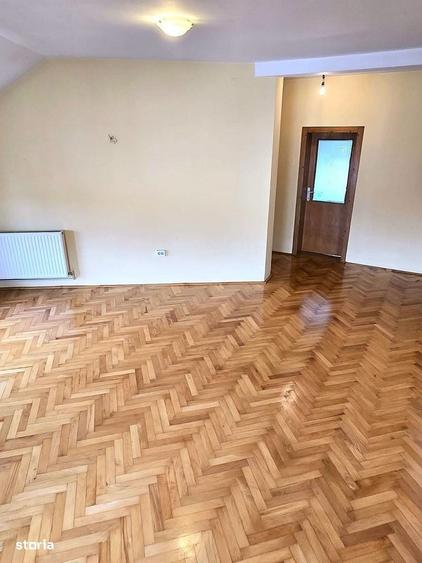 Casă cu 4 camere cu Teren 280 Mp în Central