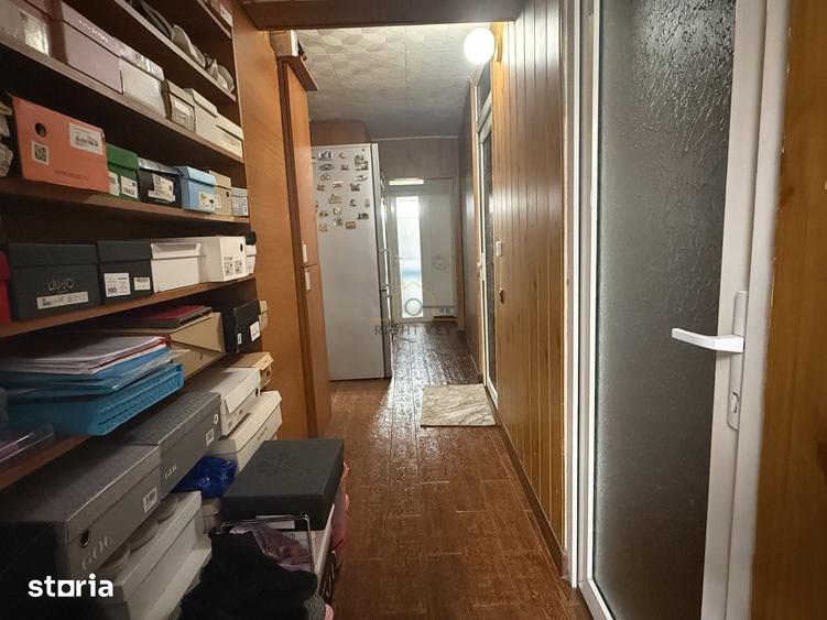 Apartament cu 4 camere decomandat în Central
