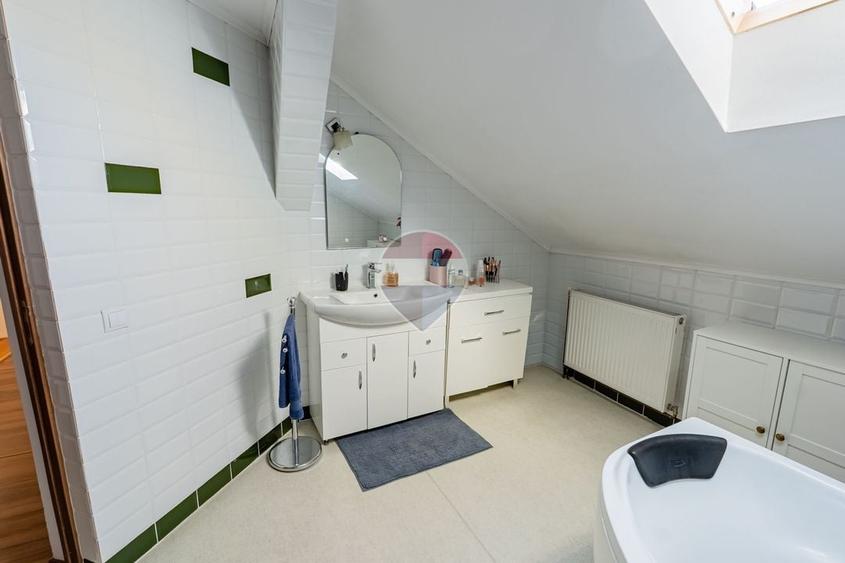 Casă individuală cu 4 camere cu Teren 150 Mp în Ultracentral