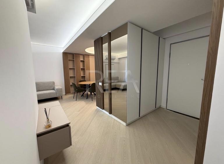 Apartament cu 3 camere semidecomandat, mobilat în Voluntari