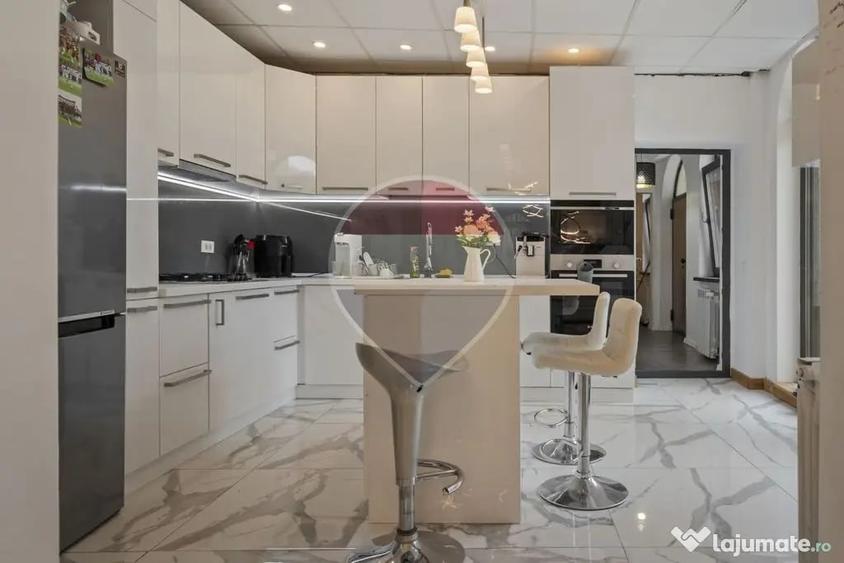 Casă cu 7 camere cu Teren 240 Mp în Parcul Circului