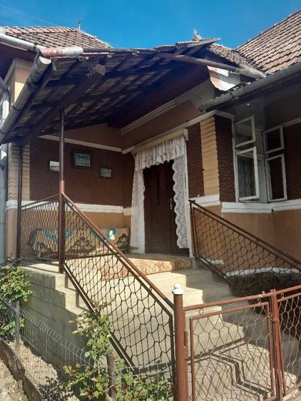 Casă cu 4 camere în Toaca